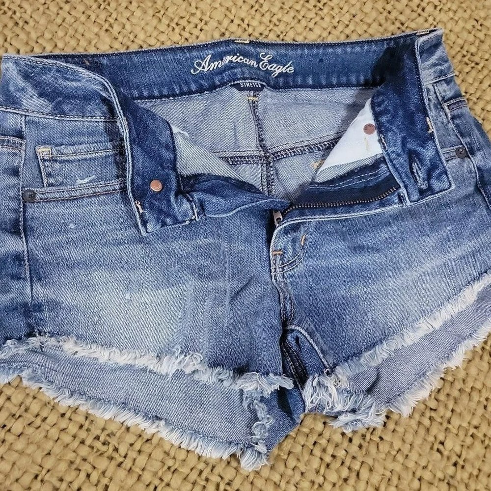 2 /$21 American Eagle Outfitters Shorts Stretch Size 2